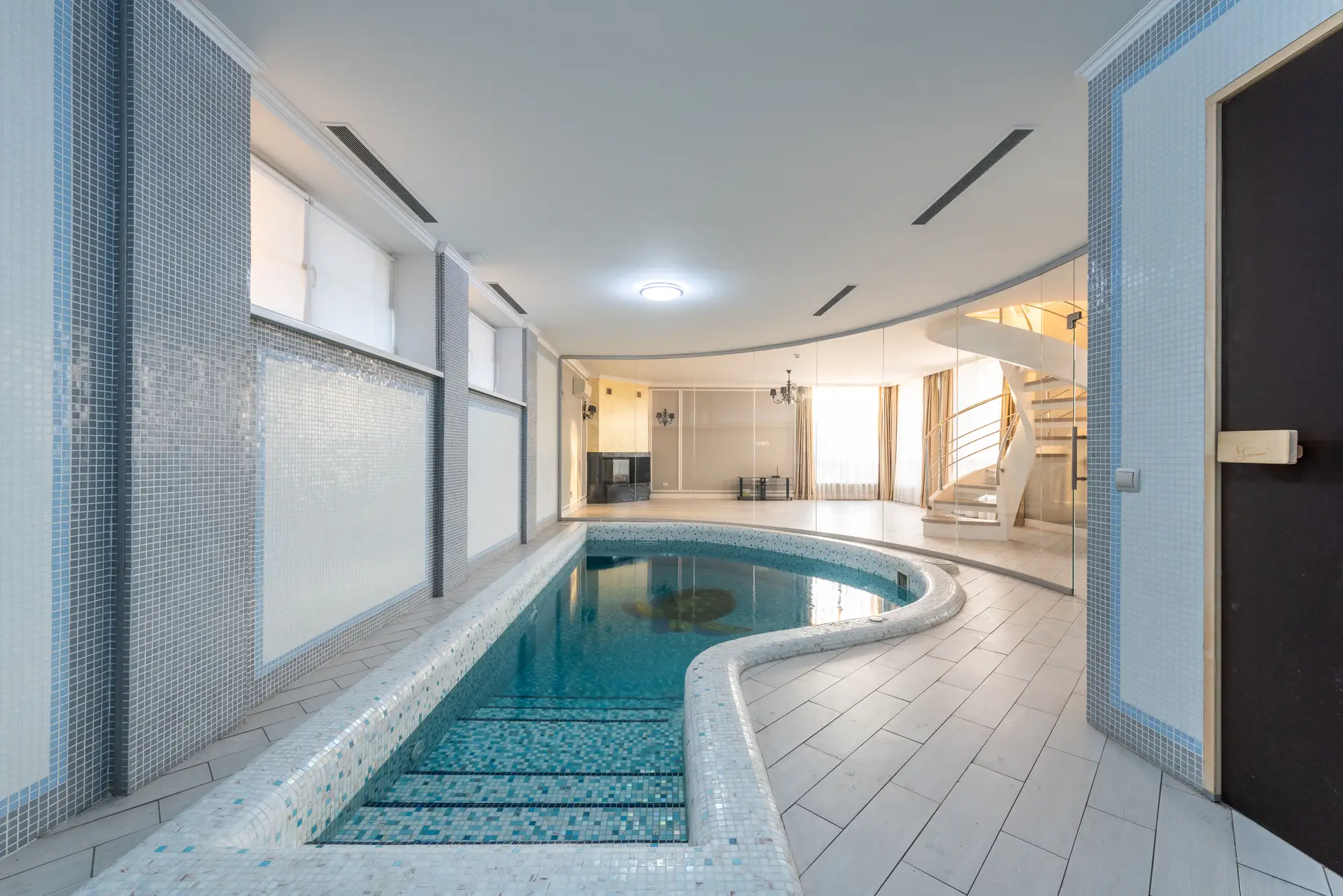 Spa medence